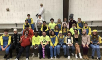 The Peer Leaders hanging out for a fantastic and frightful hallo-day. Photo courtesy of Aubree Pihl. 