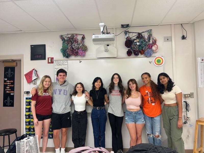2023-2024 East X-ray editors pose for a photo! From left to right: Sophia Smallwood (Sr.), Evan Luxton (Soph.), Lauren Voigt (Soph.), Andrea Woods (Jr.), Brynn Copp (Jr.), Nia Cocroft (Sr.), Nishi Patel (Sr.) Not pictured: Yzabelle De Luna (Jr.) Photo courtesy of Nishi Patel