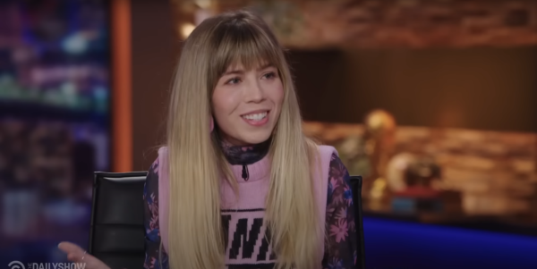 Jennette McCurdy does an interview for her memoir, “I’m Glad My Mom Died,” on the Daily Show. Photo courtesy of YouTube channel The Daily Show.
